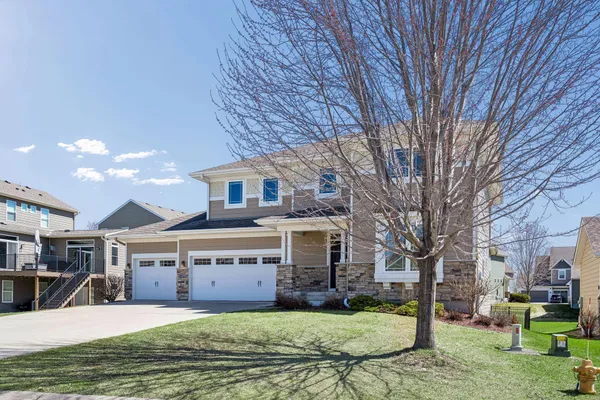 $785,000 | 14725 51st Avenue North, Plymouth, MN 55446