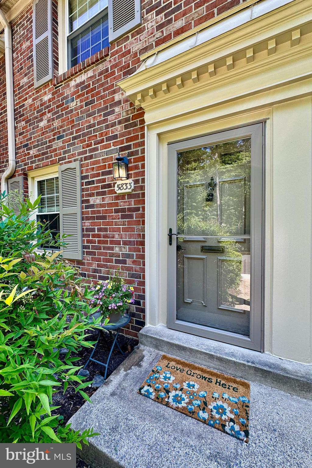5833 Royal Ridge Drive, Unit 943 Springfield, VA 22152 - Photo 1 of 45 a front view of a house