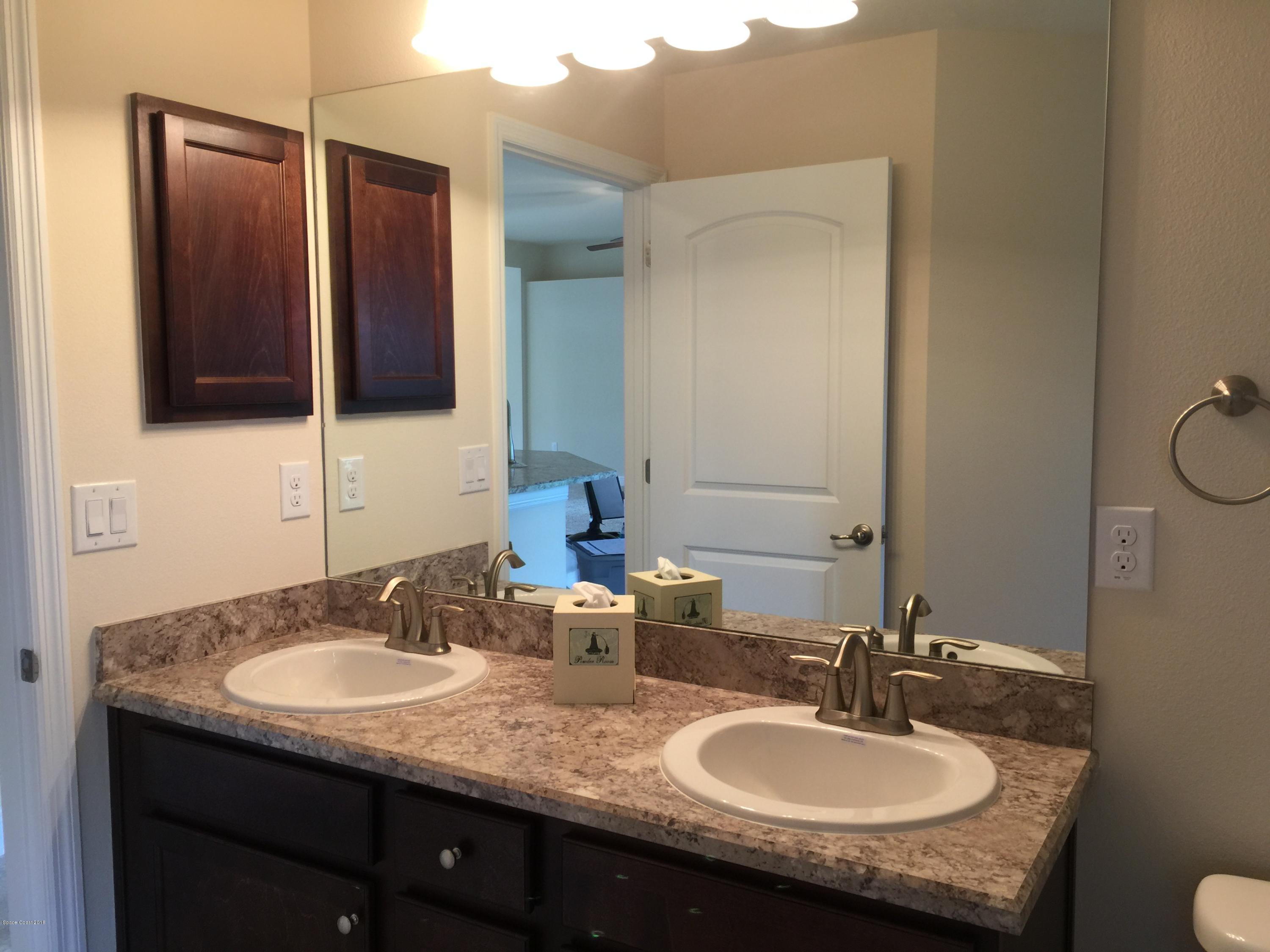 1557 Paragon Road Southeast Palm Bay, FL 32909 - Photo 15 of 18 Guest Bath