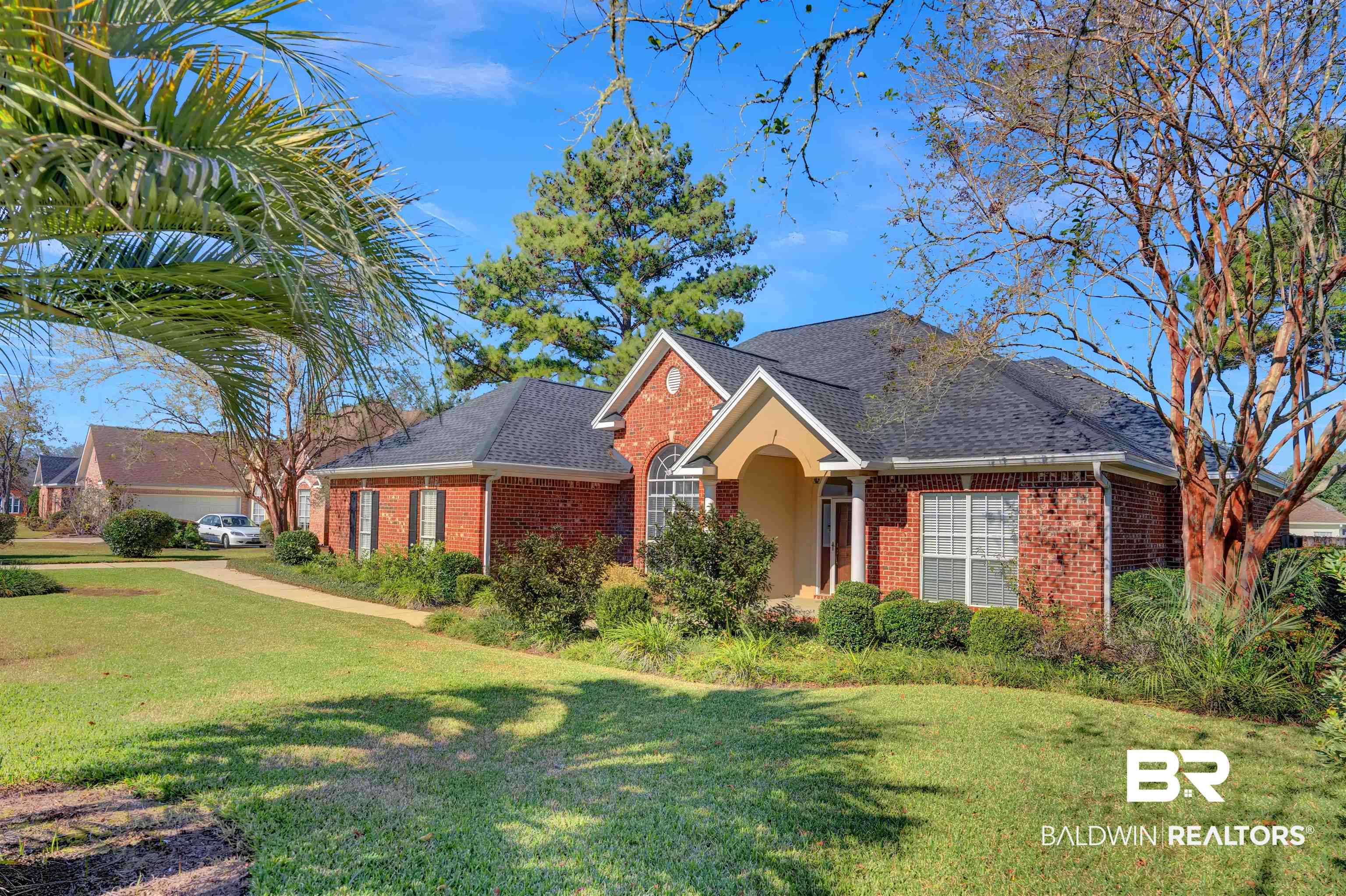 100 Conti Court Fairhope, AL 36532 - Photo 3 of 54 Ranch-style home featuring a front yard