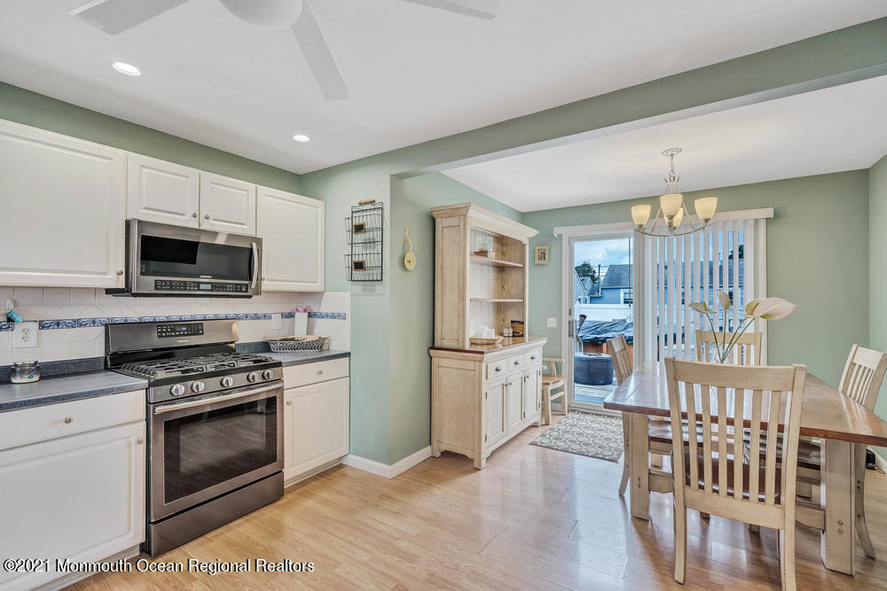 217 Heron Road Brick, NJ 08723 - Photo 12 of 25 Kitchen/Dining Area