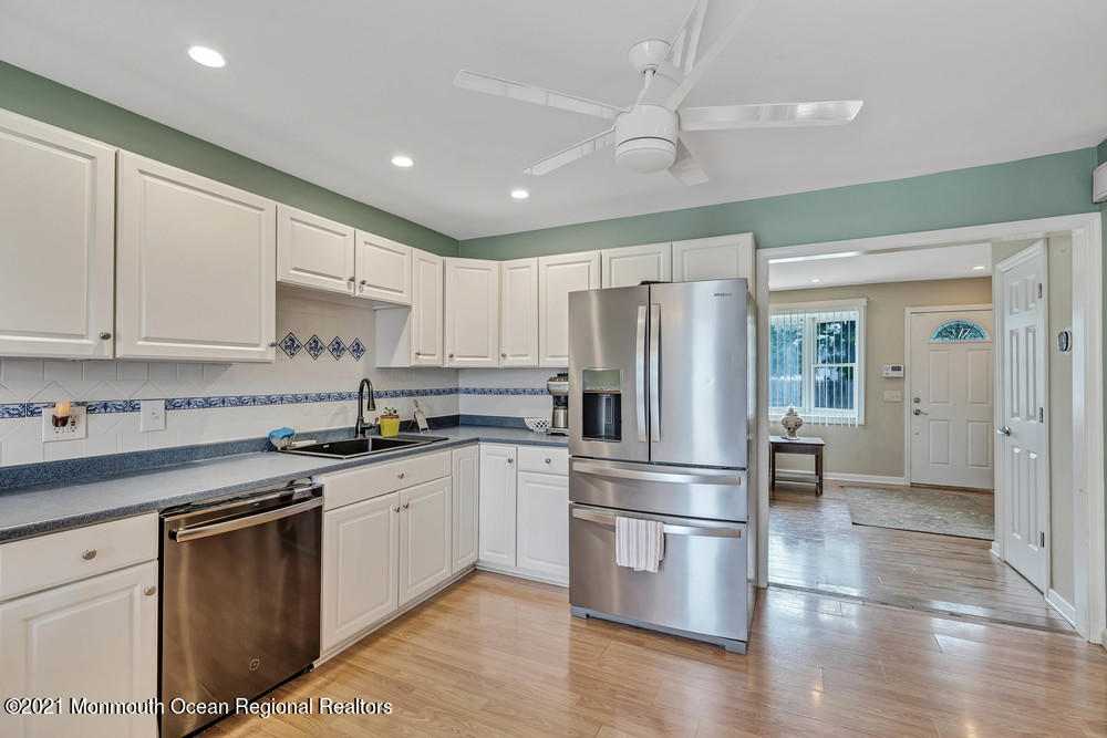 217 Heron Road Brick, NJ 08723 - Photo 14 of 25 Kitchen