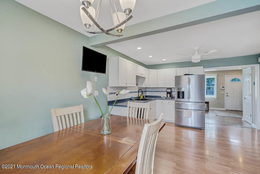 217 Heron Road Brick, NJ 08723 - Photo 15 of 25 Dining Area/Kitchen