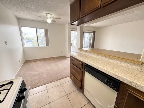 $1,750 | 635 West 15th Street, Unit 13, San Pedro, CA 90731