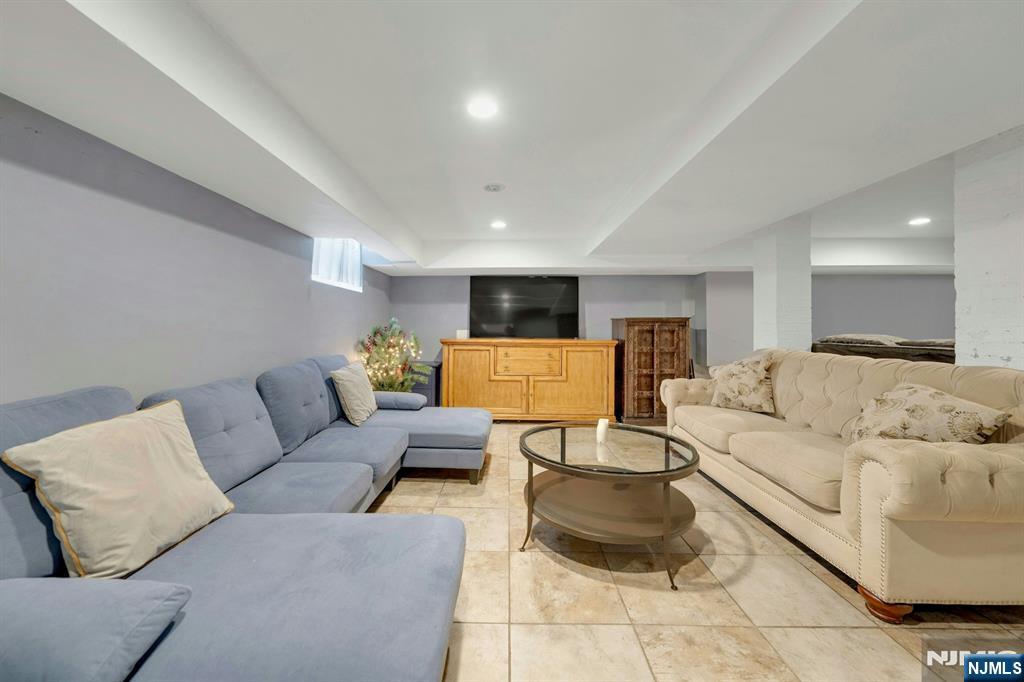 262 Claremont Avenue Montclair, NJ 07042 - Photo 31 of 37