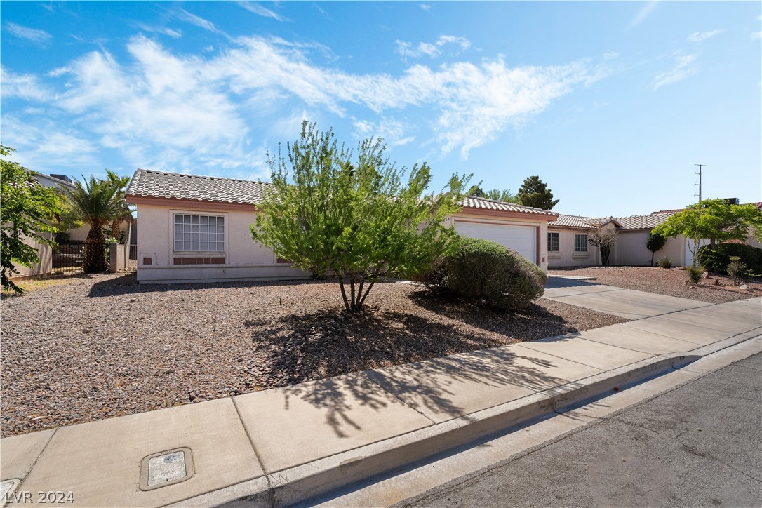 168 Lovett Road Henderson, NV 89015 - Photo 3 of 31 Gallery Image 3