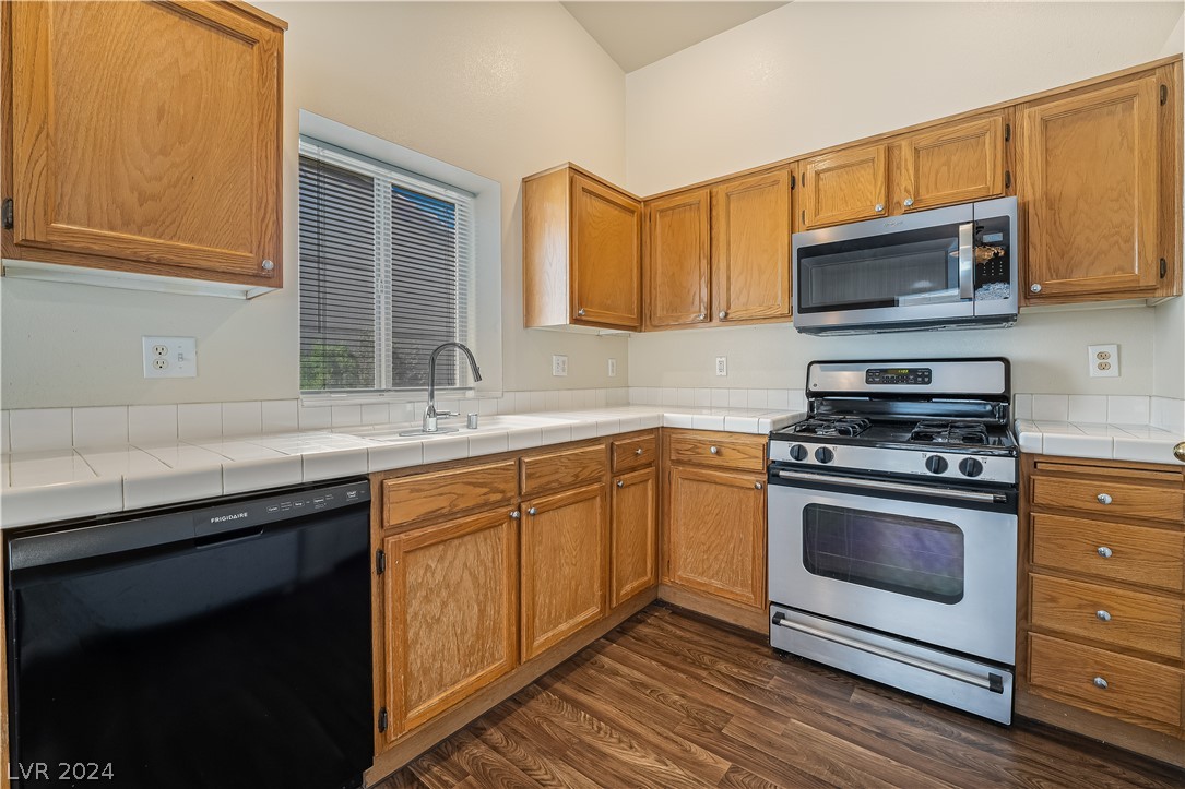 168 Lovett Road Henderson, NV 89015 - Photo 9 of 31 Gallery Image 9