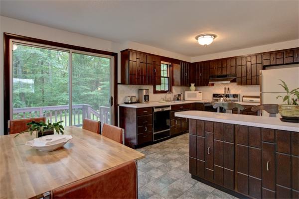 12 Whalen Road Hopkinton, MA 01748 - Photo 3 of 19 Gallery Image 3