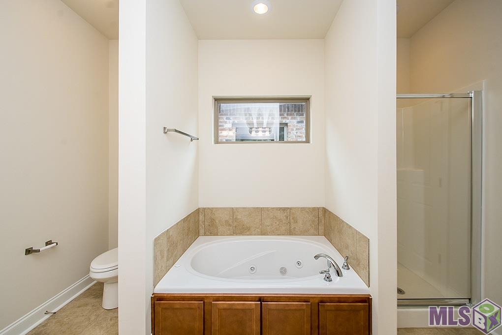 11531 Cottagecreek Road, Unit 8B Baton Rouge, LA 70816 - Photo 30 of 36
