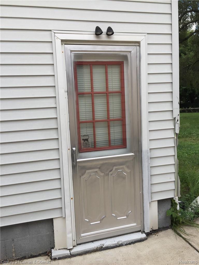 17930 Ruth Street Melvindale, MI 48122 - Photo 11 of 22 IMG_9195.JPG