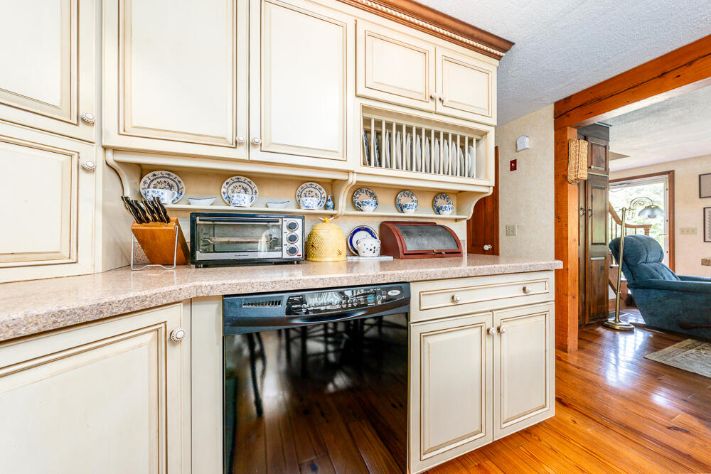 102 Wildwood Road Brewster, MA 02631 - Photo 21 of 42 kitchen5