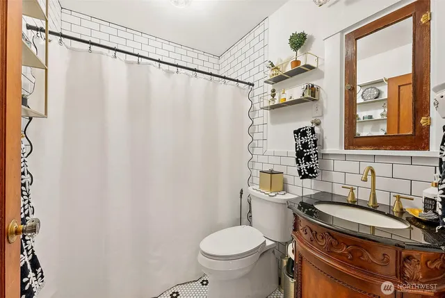 $669,000 | 805 Cherry Avenue, Sumner, WA 98390