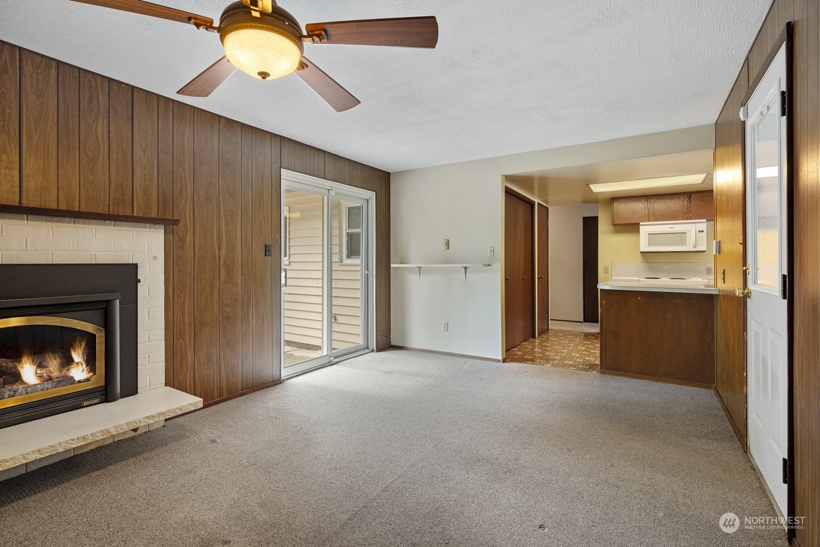 19211 3rd Drive Southeast Bothell, WA 98012 - Photo 18 of 37 a view of empty room with a fireplace