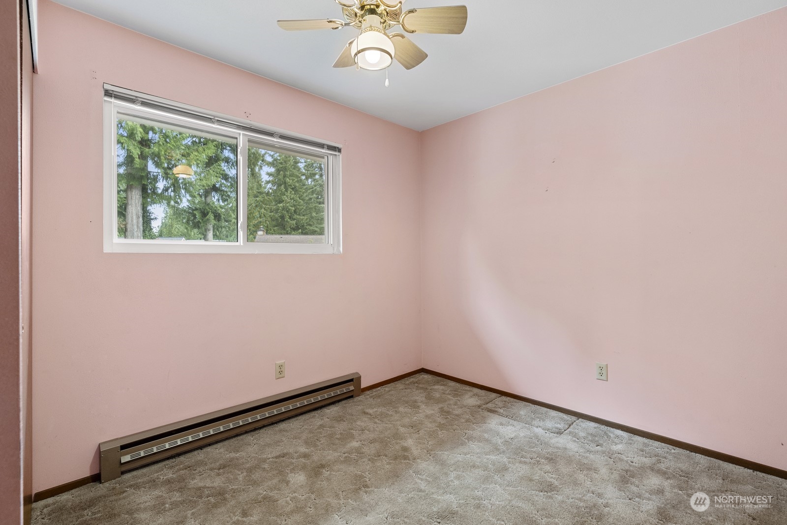 19211 3rd Drive Southeast Bothell, WA 98012 - Photo 23 of 37 an empty room with a window
