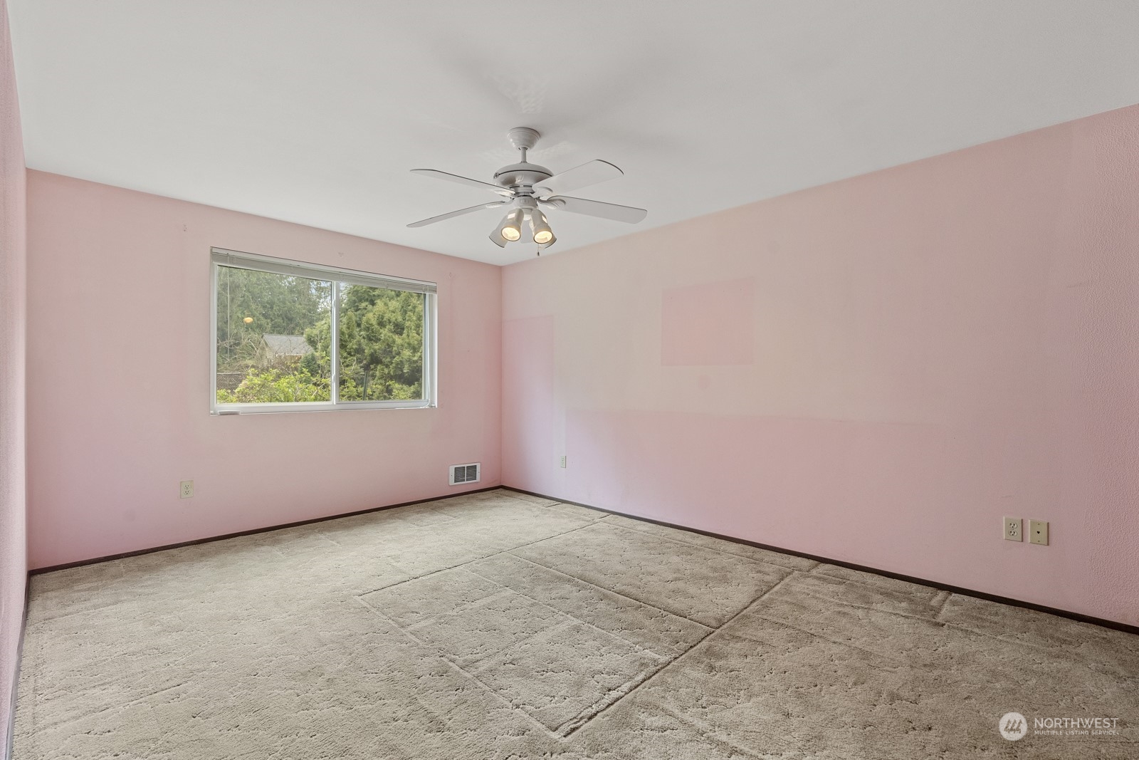 19211 3rd Drive Southeast Bothell, WA 98012 - Photo 24 of 37 an empty room with windows