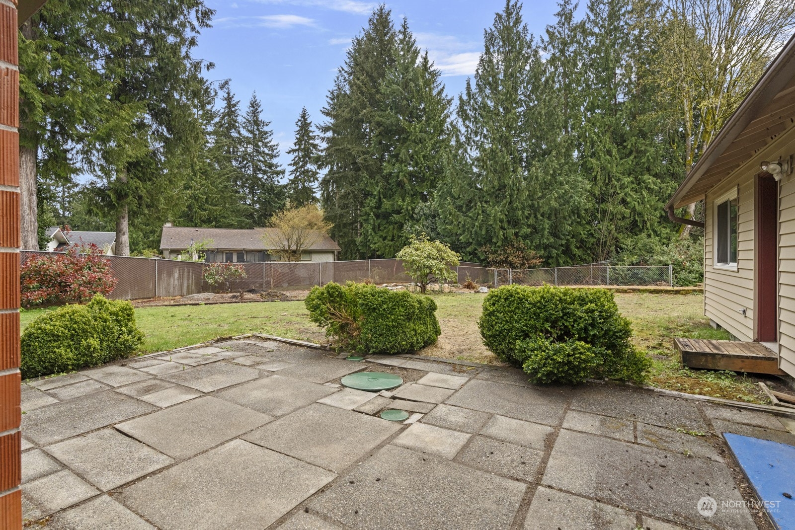 19211 3rd Drive Southeast Bothell, WA 98012 - Photo 30 of 37 a view of a garden with potted plants