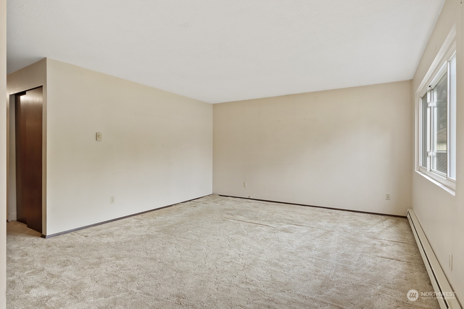 19211 3rd Drive Southeast Bothell, WA 98012 - Photo 10 of 37 an empty room with windows