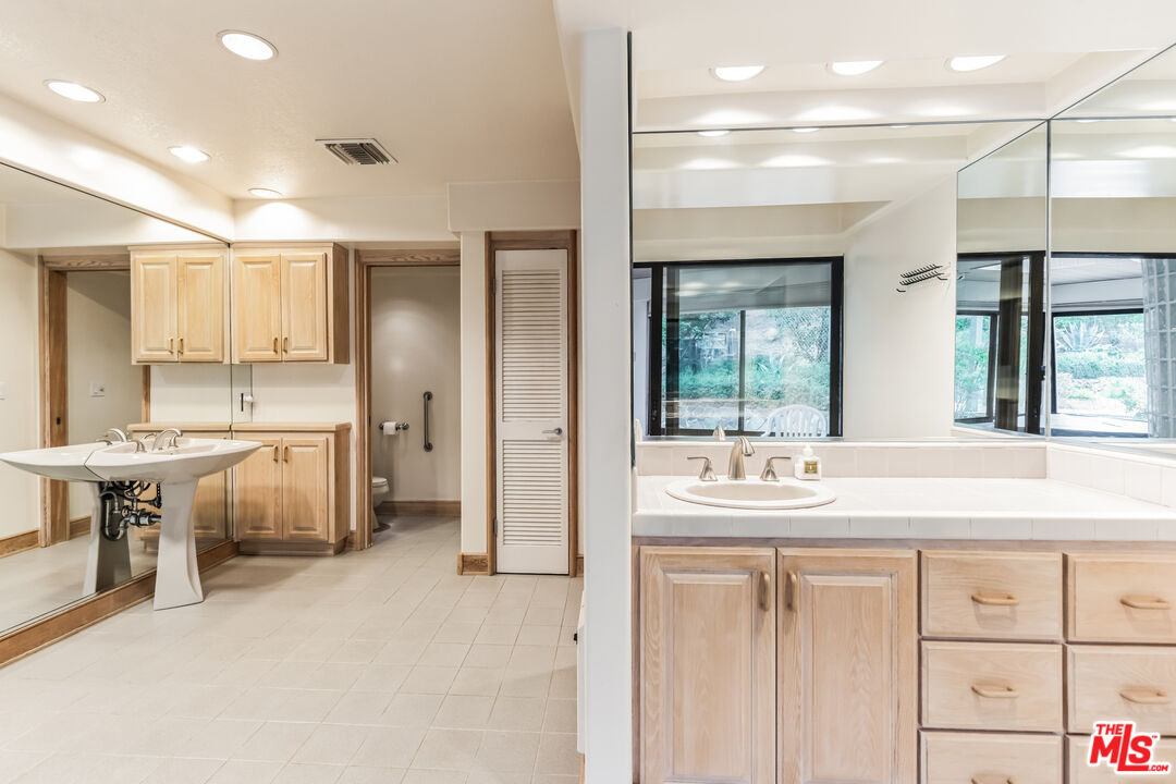 15827 Beaver Run Road Canyon Country, CA 91387 - Photo 12 of 44 Gallery Image 12