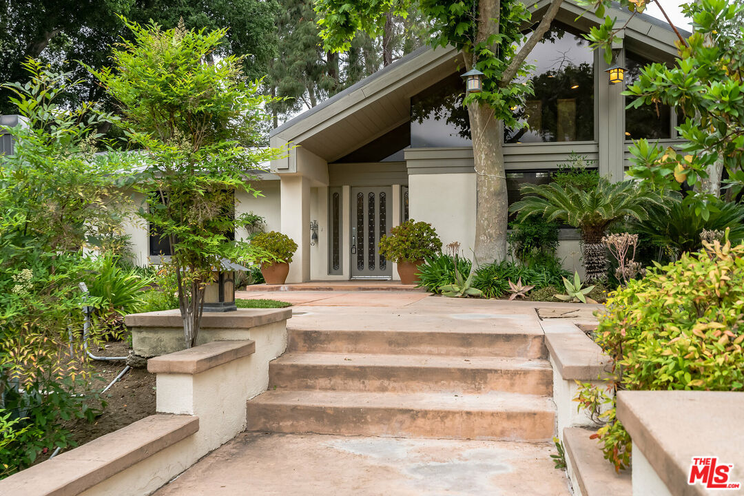 15827 Beaver Run Road Canyon Country, CA 91387 - Photo 2 of 44 Gallery Image 2