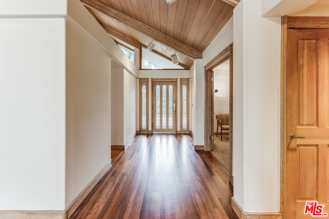 15827 Beaver Run Road Canyon Country, CA 91387 - Photo 3 of 44 Gallery Image 3