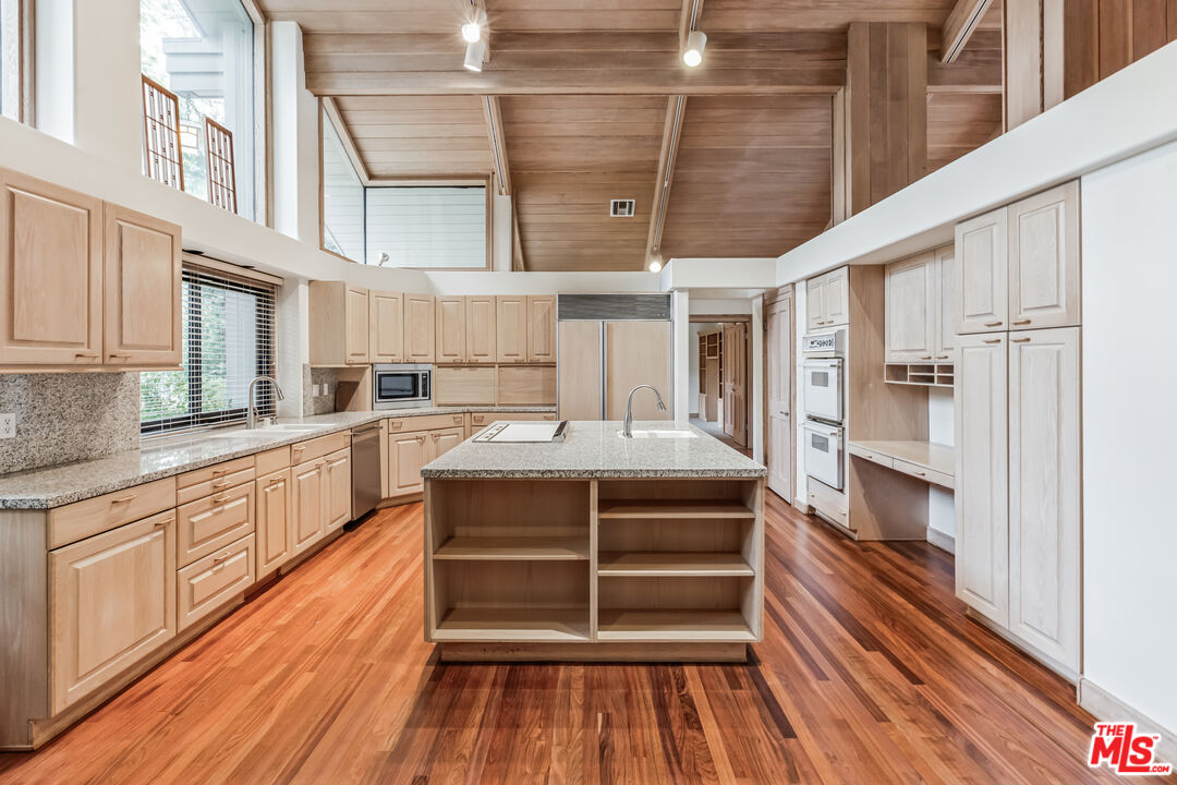 15827 Beaver Run Road Canyon Country, CA 91387 - Photo 5 of 44 Gallery Image 5