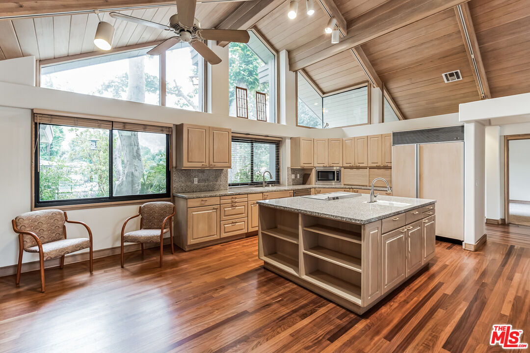 15827 Beaver Run Road Canyon Country, CA 91387 - Photo 6 of 44 Gallery Image 6