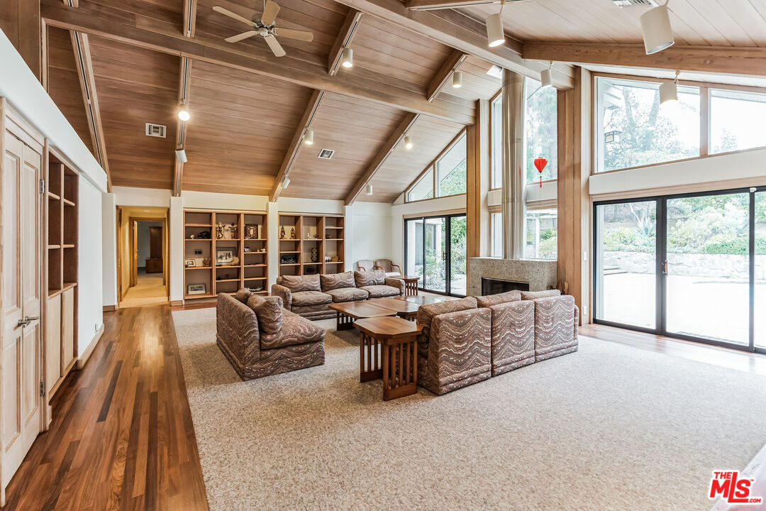 15827 Beaver Run Road Canyon Country, CA 91387 - Photo 8 of 44 Gallery Image 8