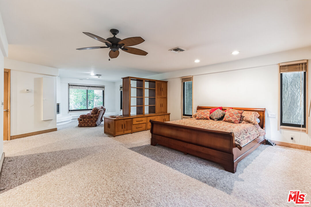 15827 Beaver Run Road Canyon Country, CA 91387 - Photo 9 of 44 Gallery Image 9