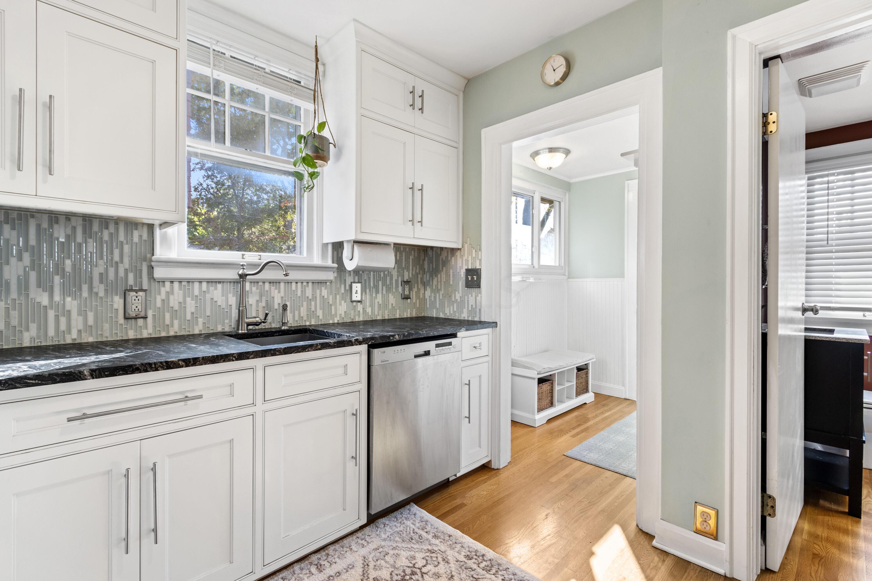 27 East Torrence Road Columbus, OH 43214 - Photo 11 of 26 27 E Torrence Road-10.jpg-FULL