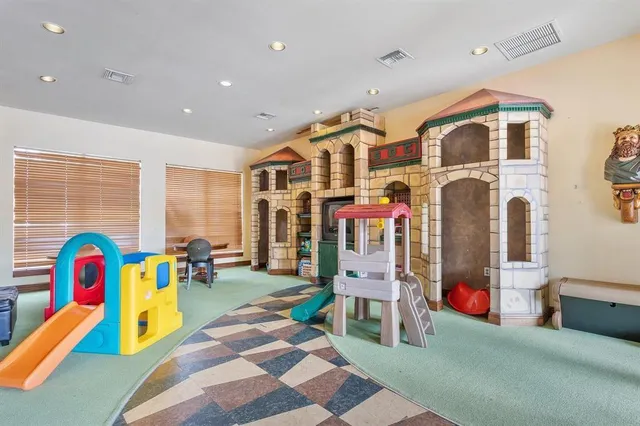 a very nice looking room with chairs