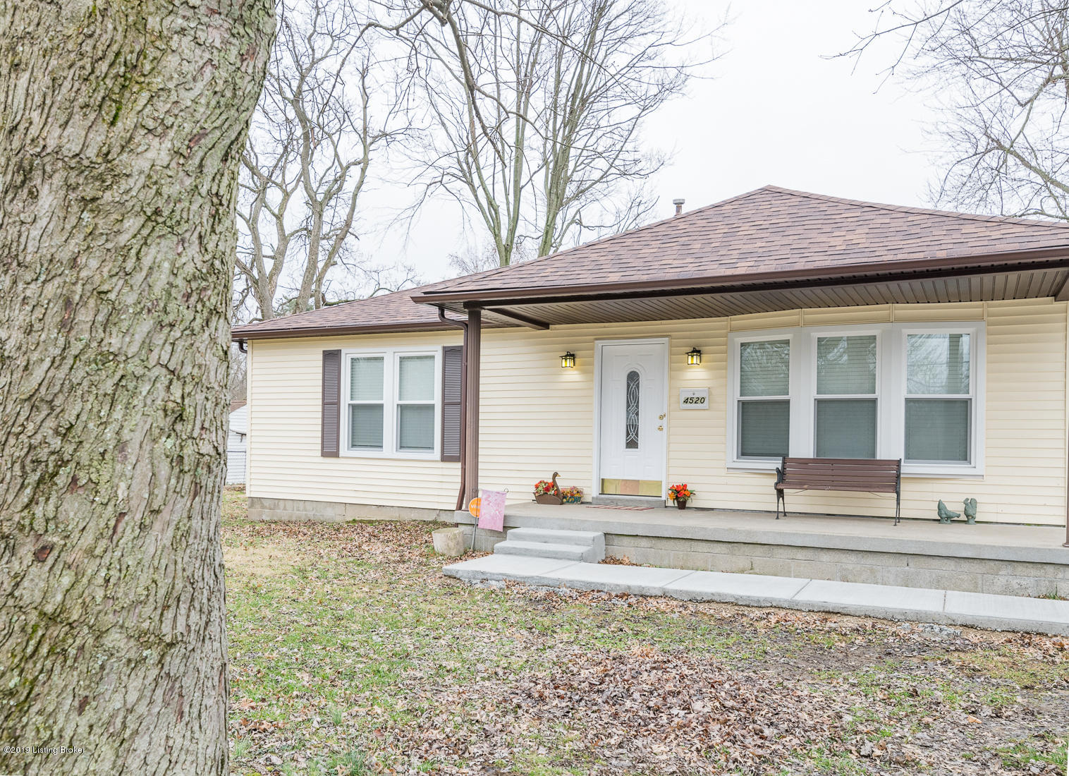 4520 Dover Road Louisville, KY 40216 - Photo 1 of 40 DSC_9460