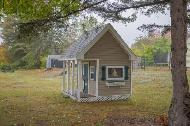 $285,000 | 17 Oak Street, Jay, ME 04239