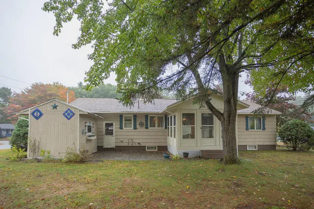$285,000 | 17 Oak Street, Jay, ME 04239