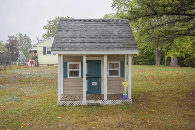 $285,000 | 17 Oak Street, Jay, ME 04239