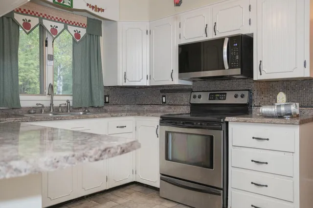 $285,000 | 17 Oak Street, Jay, ME 04239