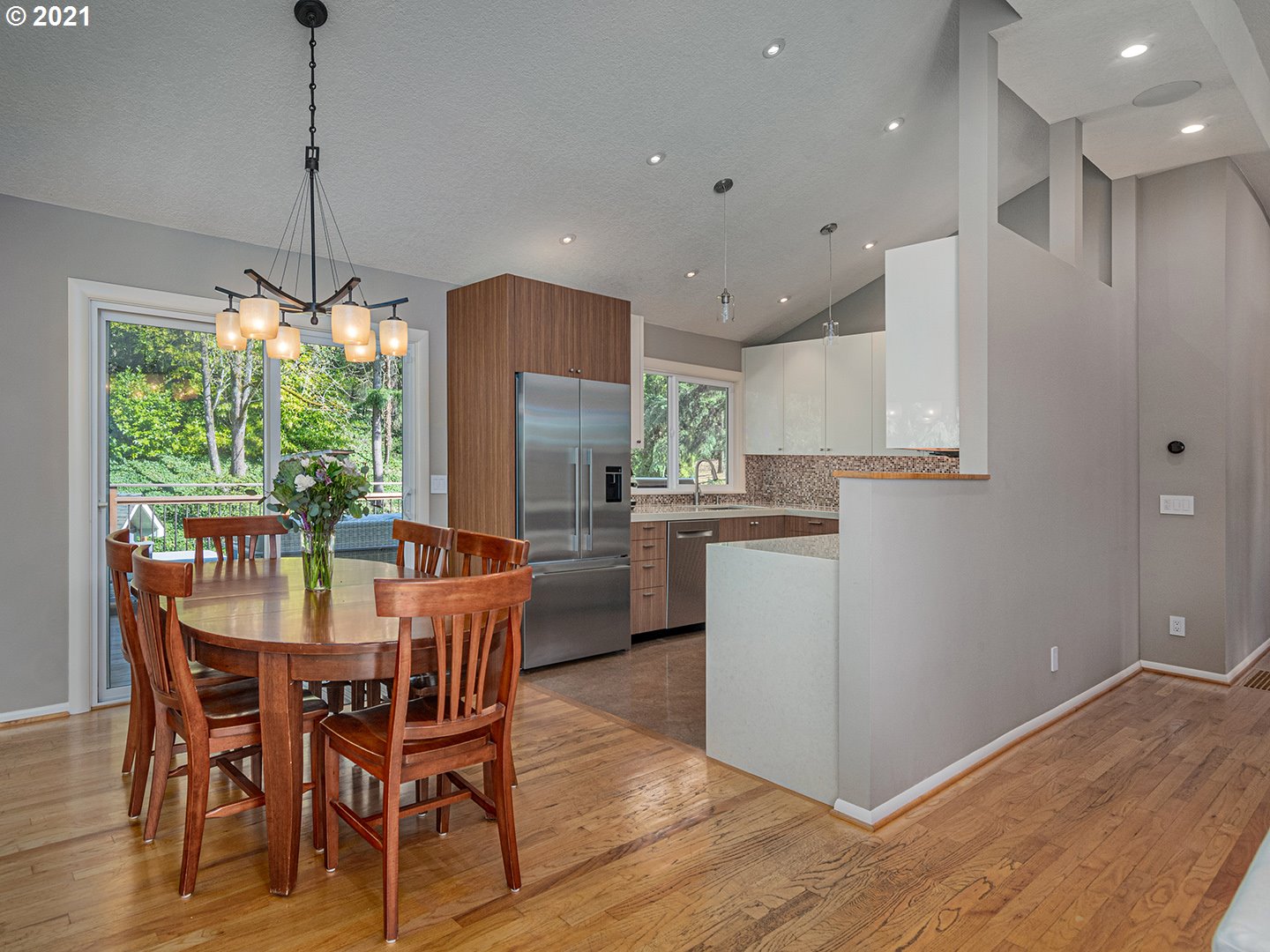 3345 Southwest Hamilton Street Portland, OR 97239 - Photo 5 of 30