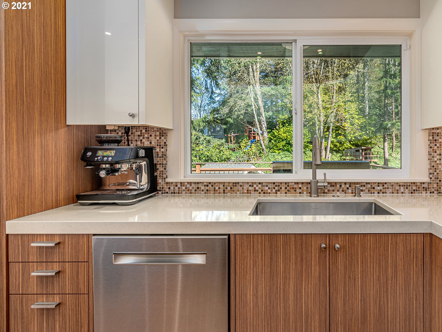 3345 Southwest Hamilton Street Portland, OR 97239 - Photo 9 of 30