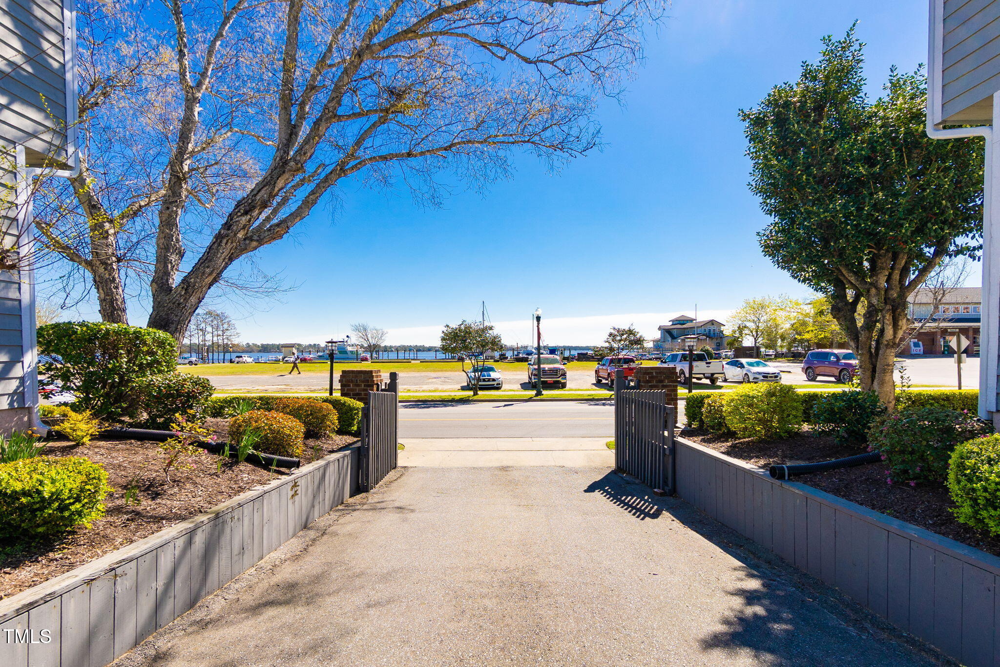 328 River Walk Drive New Bern, NC 28560 - Photo 7 of 13 4-web-or-mls-chadwick-visuals-328-river-