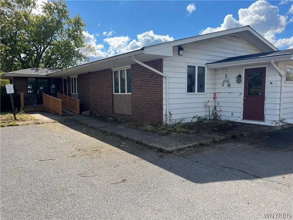 $199,900 | 3916 Long Bridge Road, Albion, NY 14411