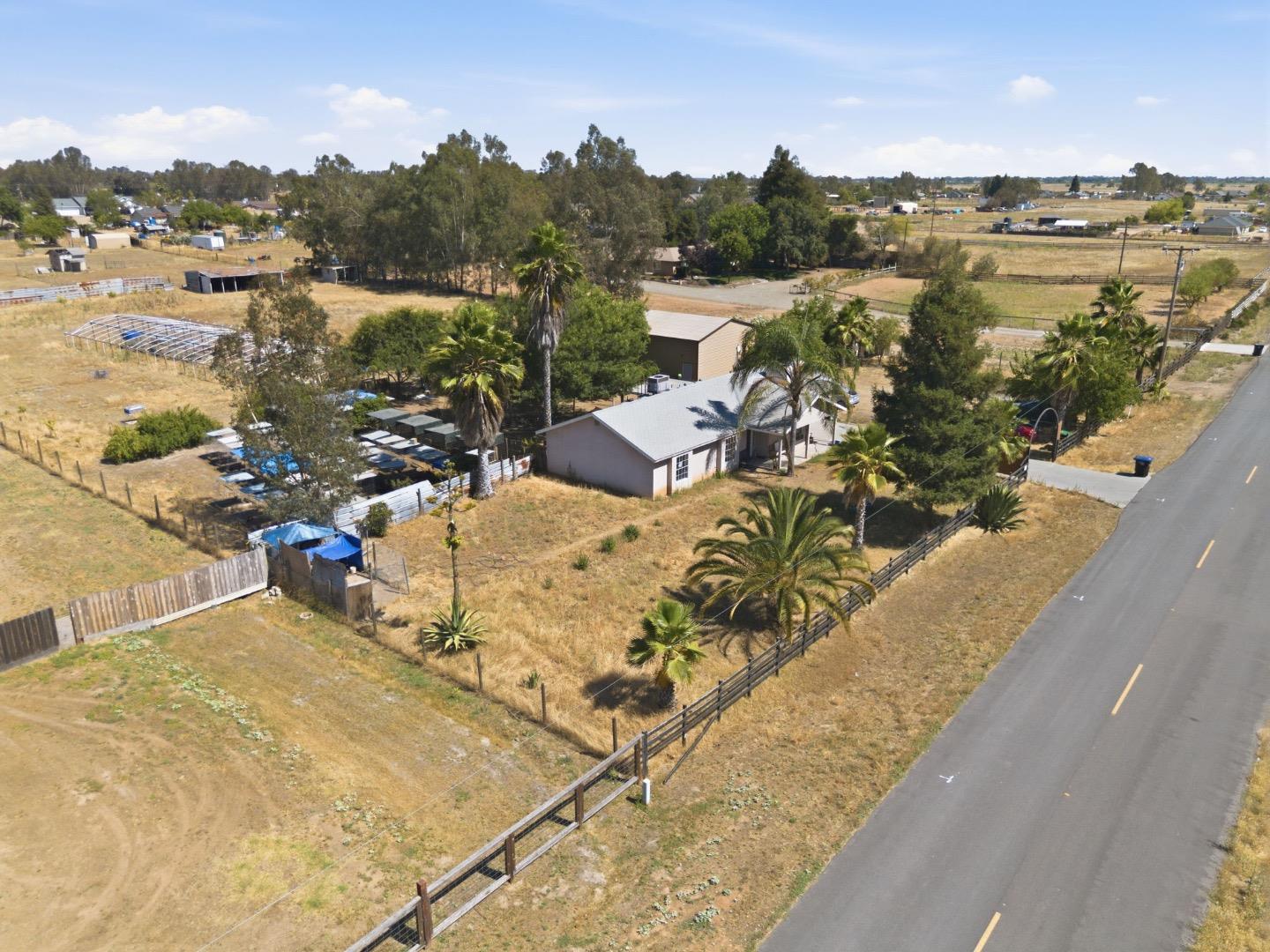 20105 Olympia Road Madera, CA 93638 - Photo 18 of 32