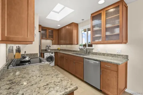 $1,999,000 | 429 South Sierra Avenue, Unit 328, Solana Beach, CA 92075