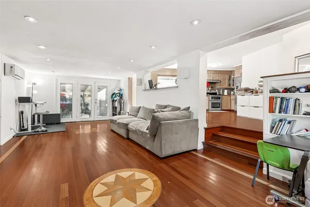 $1,200,000 | 13718 Macadam Road South, Tukwila, WA 98168