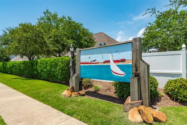 a sign that is on the side of the road