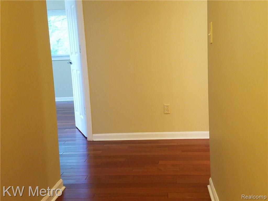 1785 Scheifle Road Walled Lake, MI 48390 - Photo 20 of 53 20180531_124422.jpg