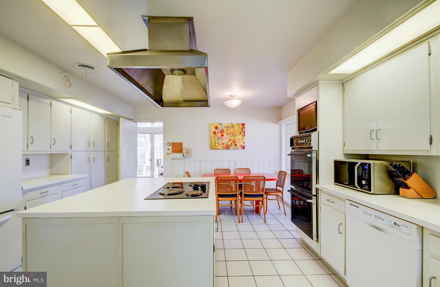 8000 Long Meadow Road Baltimore, MD 21208 - Photo 19 of 40 Kitchen