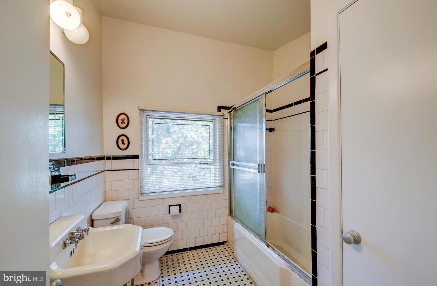 8000 Long Meadow Road Baltimore, MD 21208 - Photo 29 of 40 Upper Level Full Bath