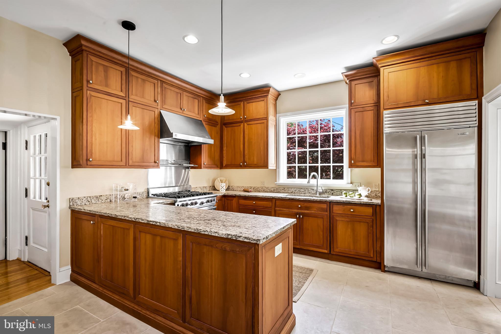 7 Wendover Road Baltimore, MD 21218 - Photo 33 of 95 Kitchen with granite countertops