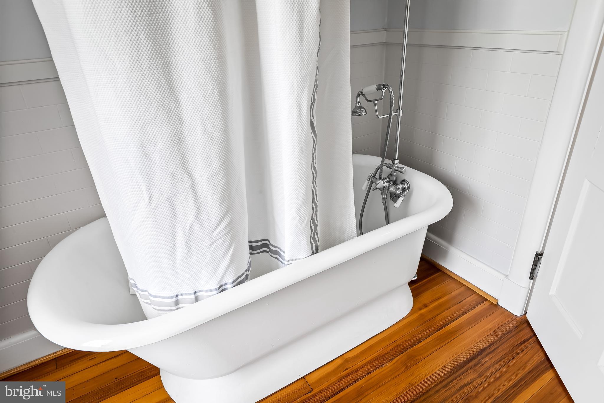 7 Wendover Road Baltimore, MD 21218 - Photo 64 of 95 Bathtub in full bath on level 3
