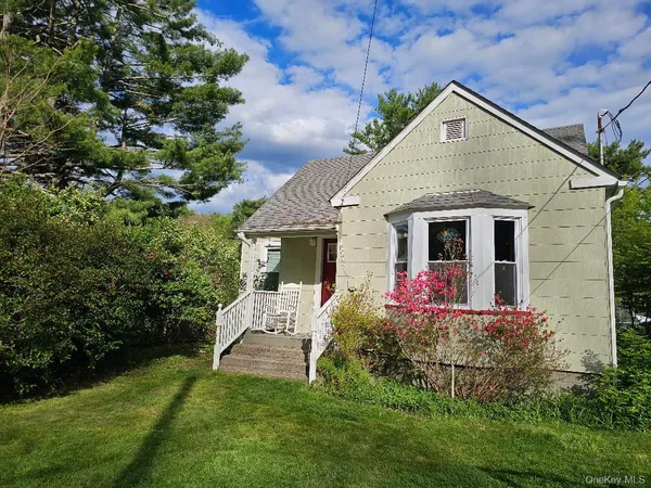 $335,000 | 104 Canal Drive, Godeffroy, NY 12729