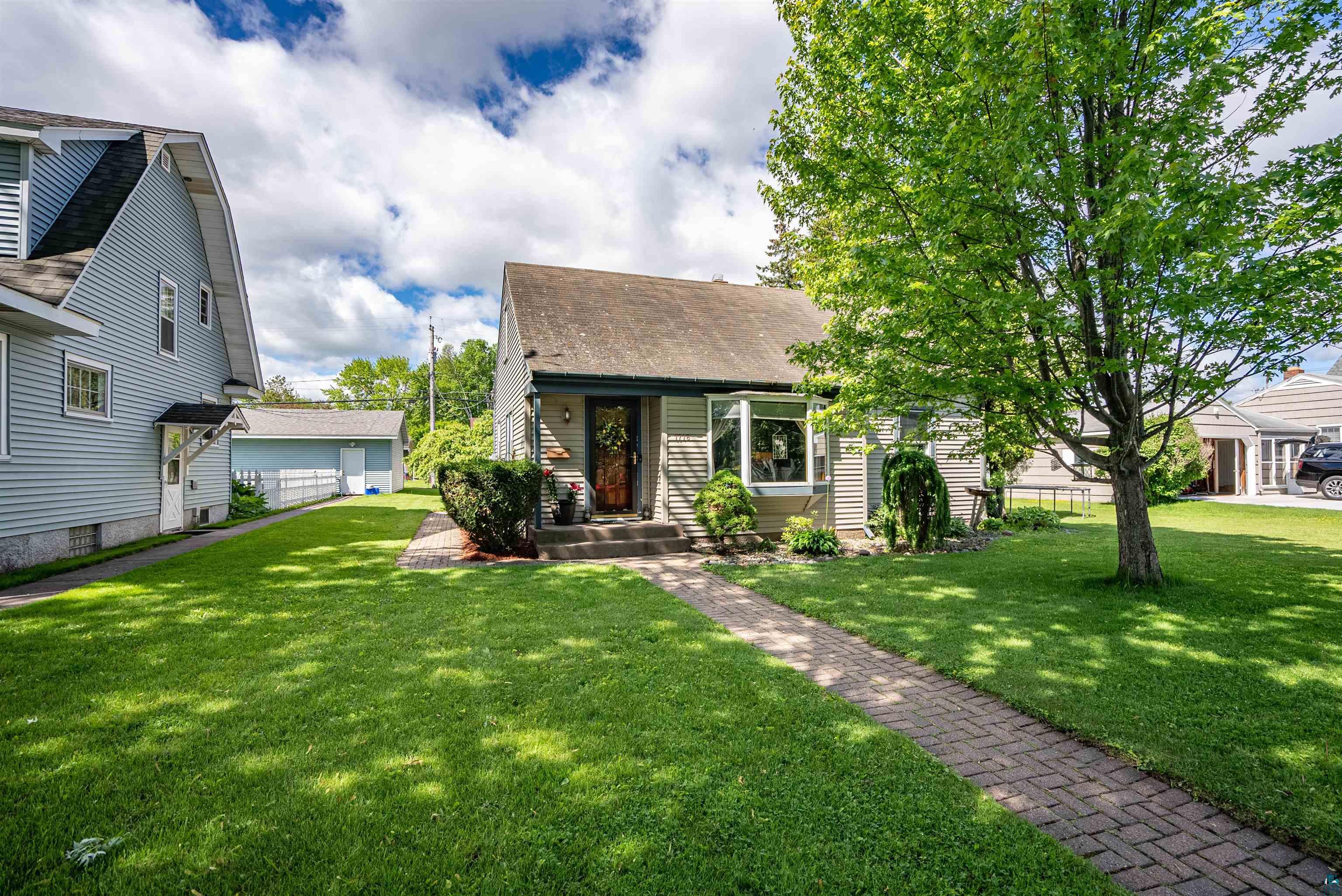 1716 East 6th Street Superior, WI 54880 - Photo 1 of 33